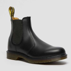 2976 SMOOTH BLACK LEATHER CHELSEA BOOTS